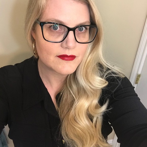 Meet your Posher, Lisa - Picture 1 of 1